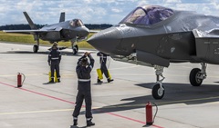 США планируют вывести из Европы треть своих истребителей