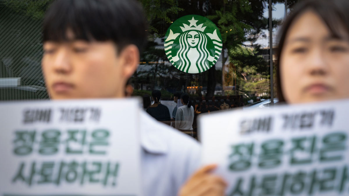 Starbucks Korea закроет кофейни для тренингов по истории после скандальной рекламной акции