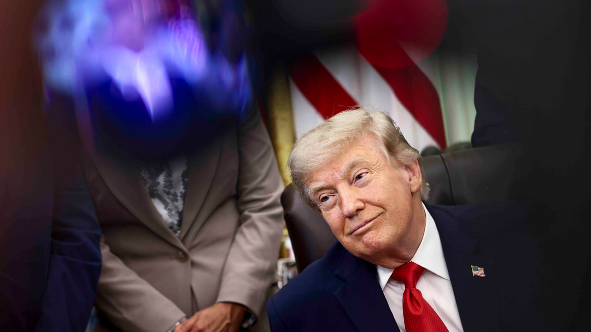 Трамп заявил, что суда с нефтью начали двигаться через Ормузский пролив