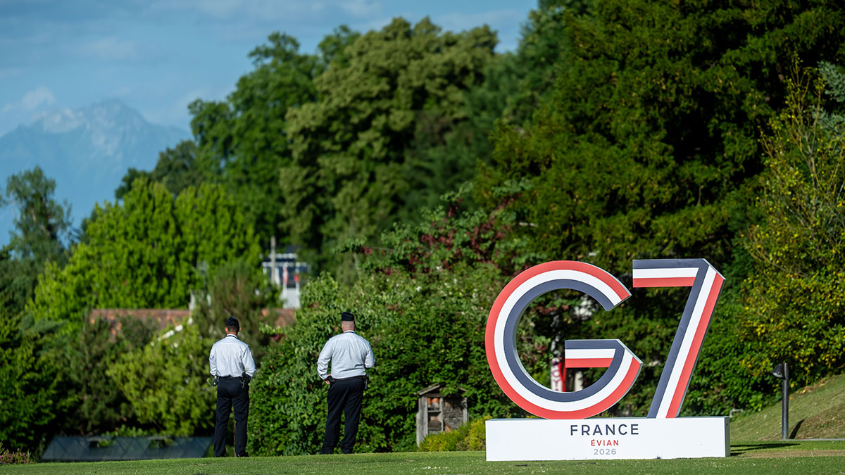 Приглашение Зеленского Путину провести встречу на G7 официально не передавалось