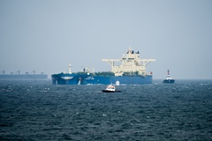 Меморандум предусматривает, что США должны снять морскую блокаду, а Иран - помочь восстановлению судоходства