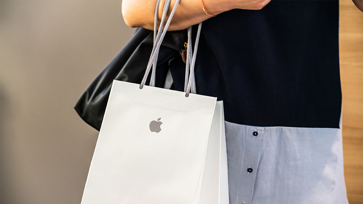 Apple в конце 2027 года выпустит наушники AirPods со встроенными камерами