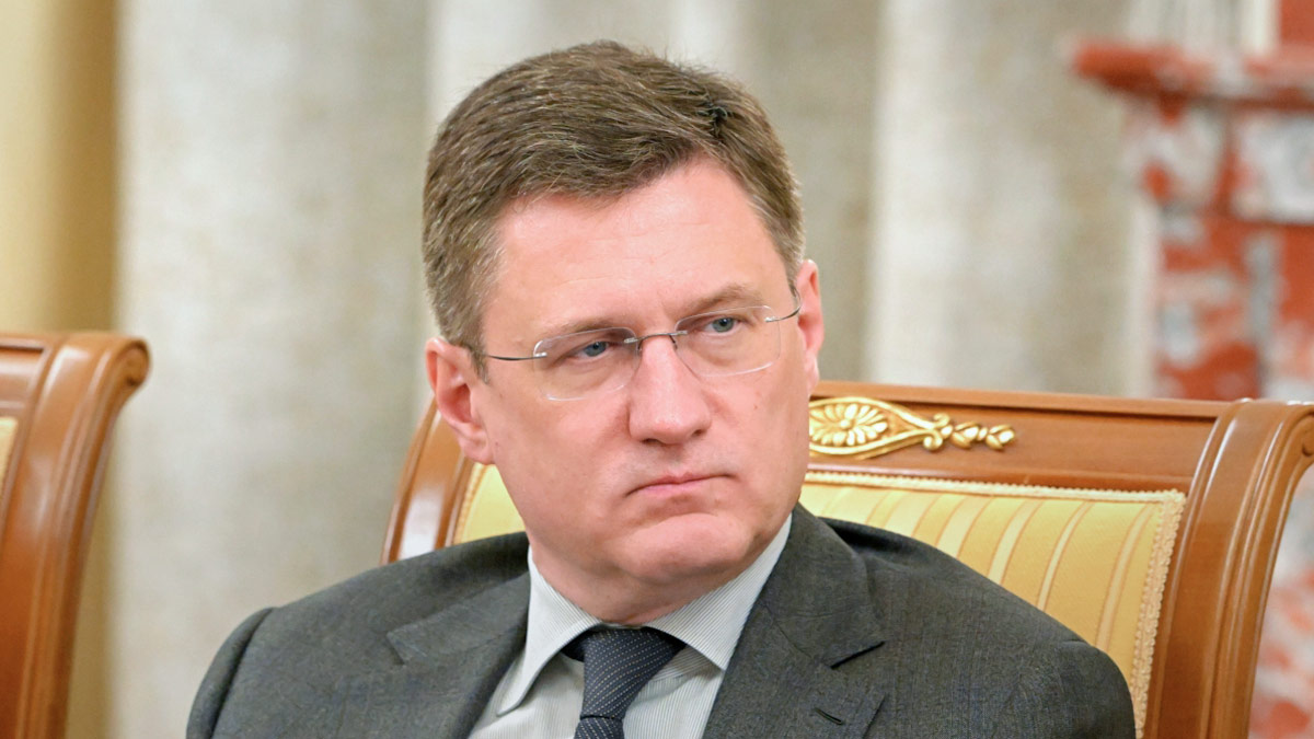Новак поручил чиновникам проанализировать ситуацию с ценами на топливо