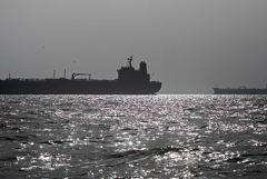 UKMTO рекомендовало судам использовать южный маршрут при прохождении Ормузского пролива