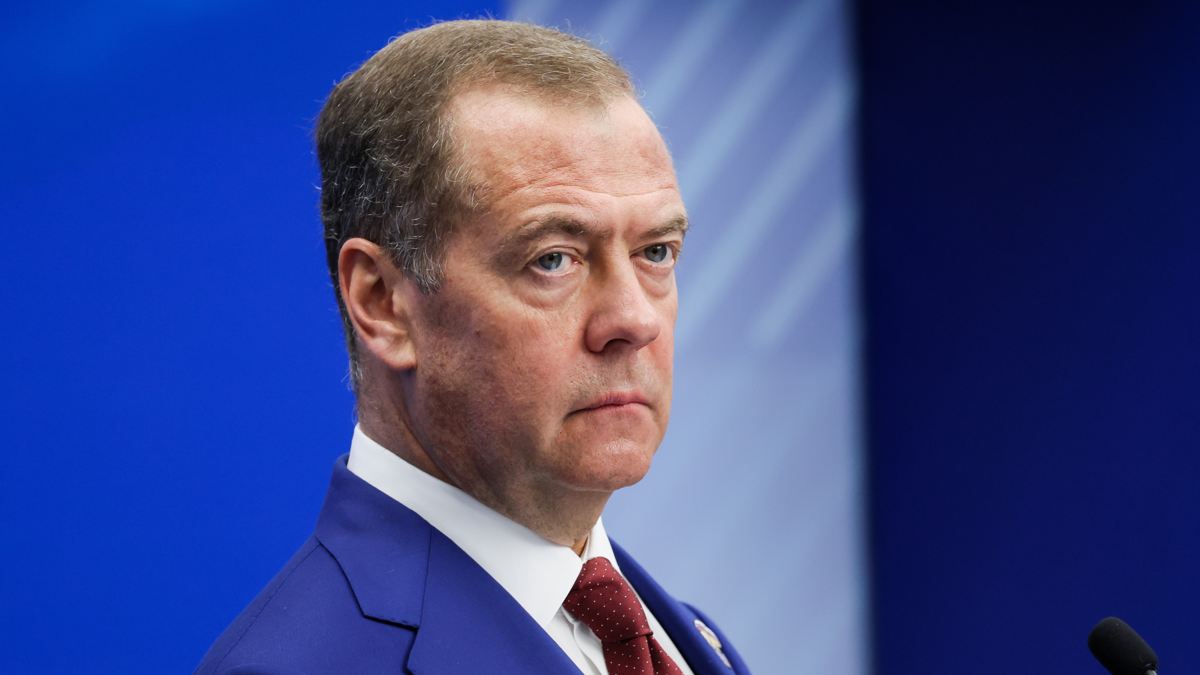 Медведев заявил, что никаких правил в отношении киевского режима быть не может