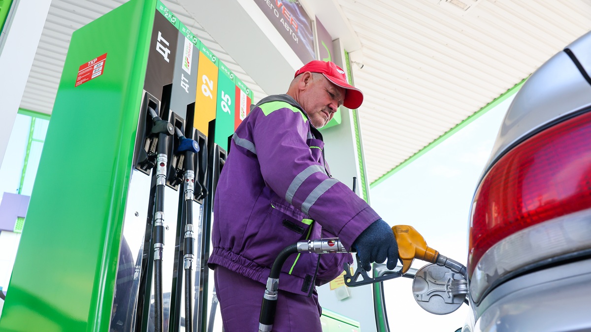 Ограничения на продажу бензина и дизельного топлива введены в Омской области