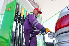 Ограничения на продажу бензина и дизельного топлива введены в Омской области