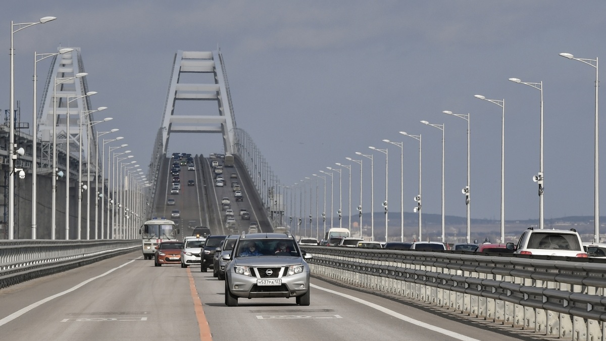 Движение по Крымскому мосту возобновлено