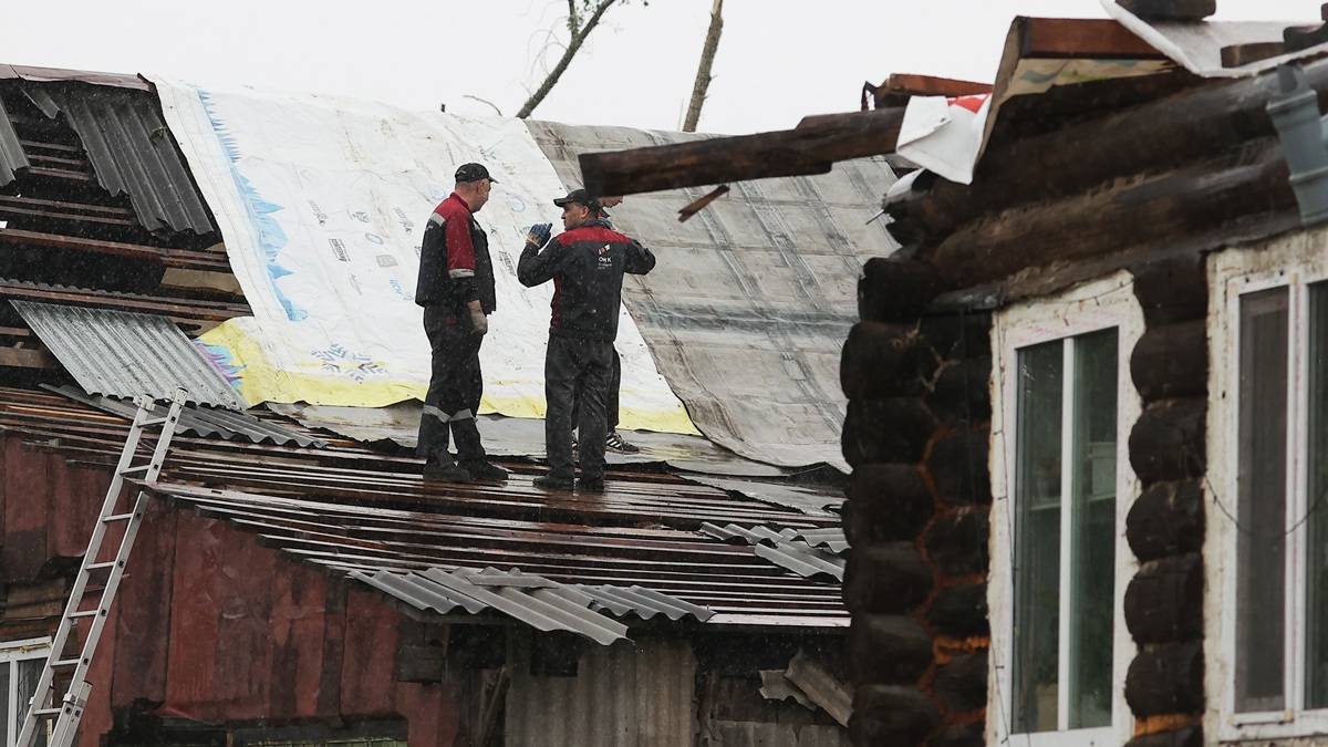 Более 5 тыс. домов подключили к электроснабжению в Кушве после урагана