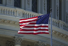 Сенат США принял резолюцию по ограничению военных полномочий Трампа