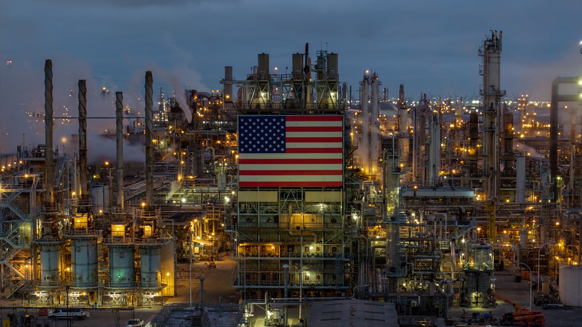 Трамп считает, что нефтяные компании в США недостаточно снижают цены на топливо