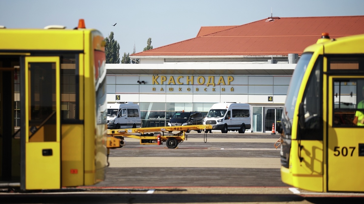 Аэропорт Краснодара вернулся к штатной работе