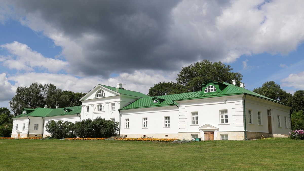 Юбилейный фестиваль "Толстой" открылся на родине писателя в Ясной Поляне