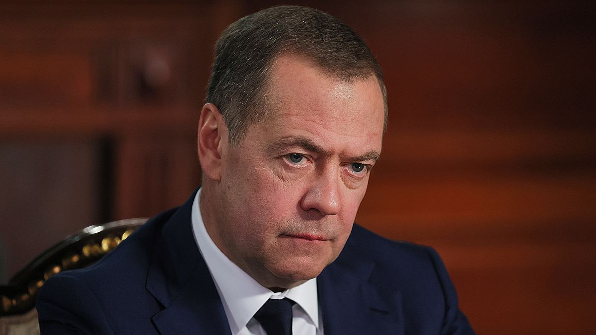 Медведев подчеркнул, что у США не вправе навязывать другим свою волю