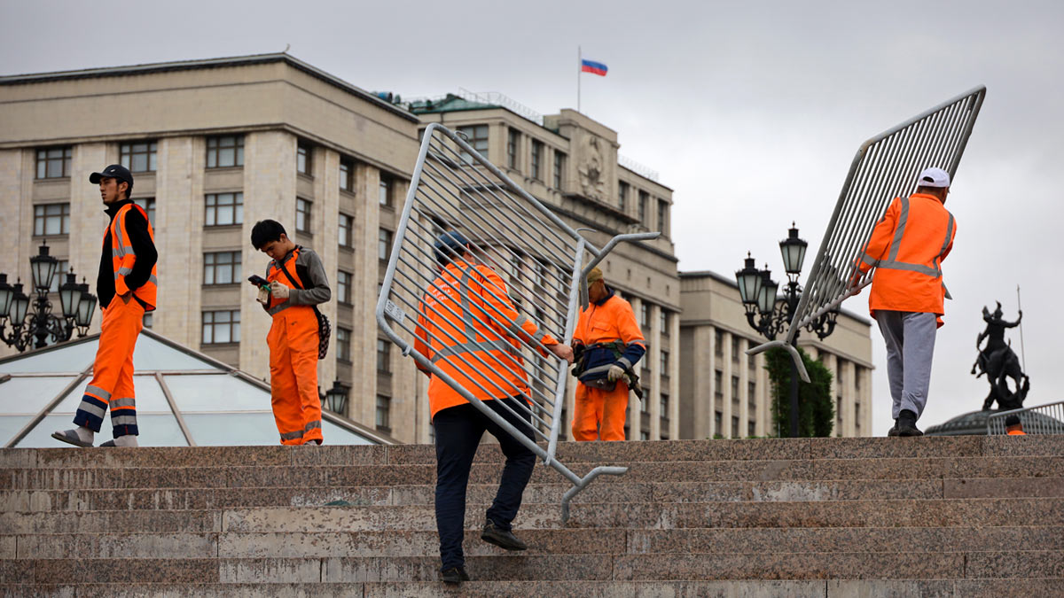 Госдума обязала мигрантов содержать себя с детьми на уровне не ниже прожиточного минимума