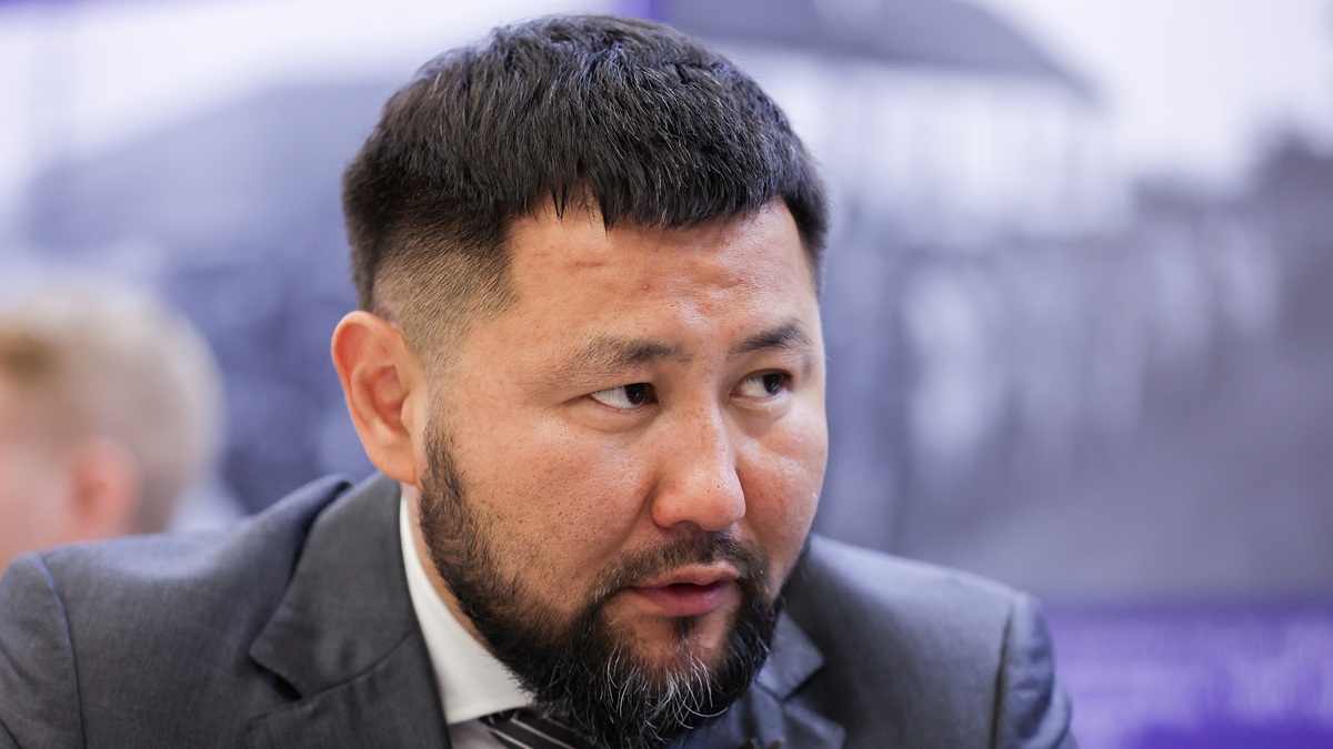Мэр Якутска покидает пост досрочно