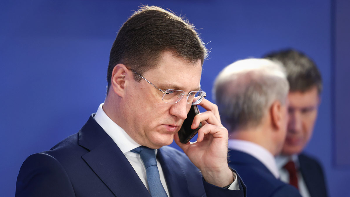 Новак исключил возможность прекращения выпуска авто с ДВС в обозримом будущем