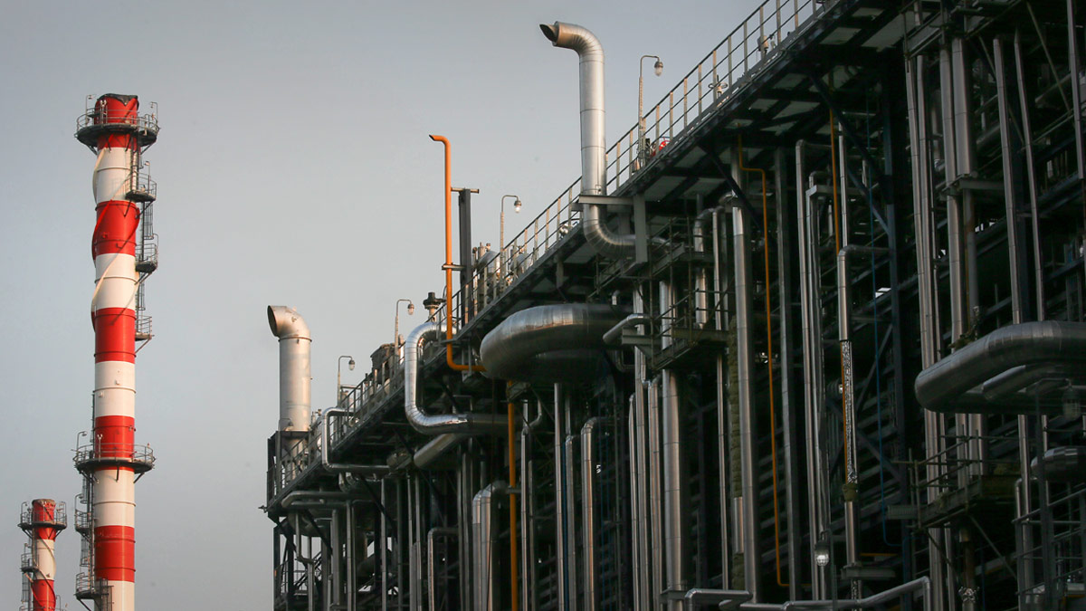 Глава МЭА отметил отставание переработки нефти от роста ее поставок
