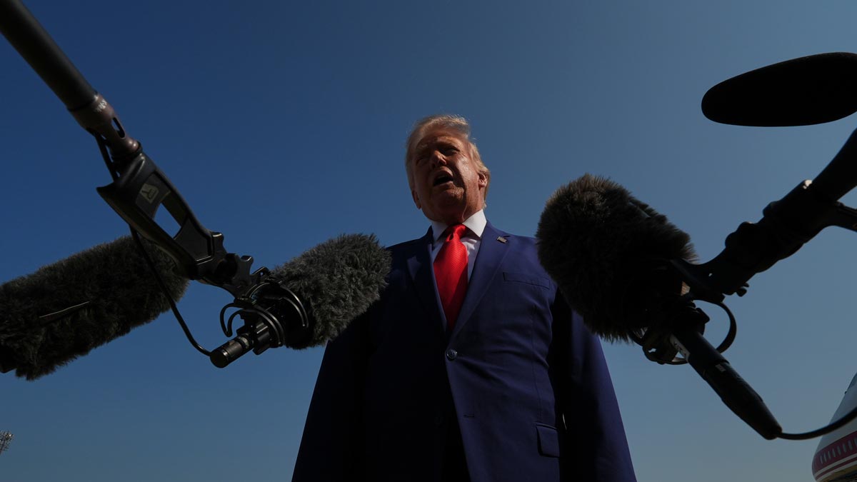Трамп пригрозил хуситам военной силой в случае продолжения их атак в Красном море