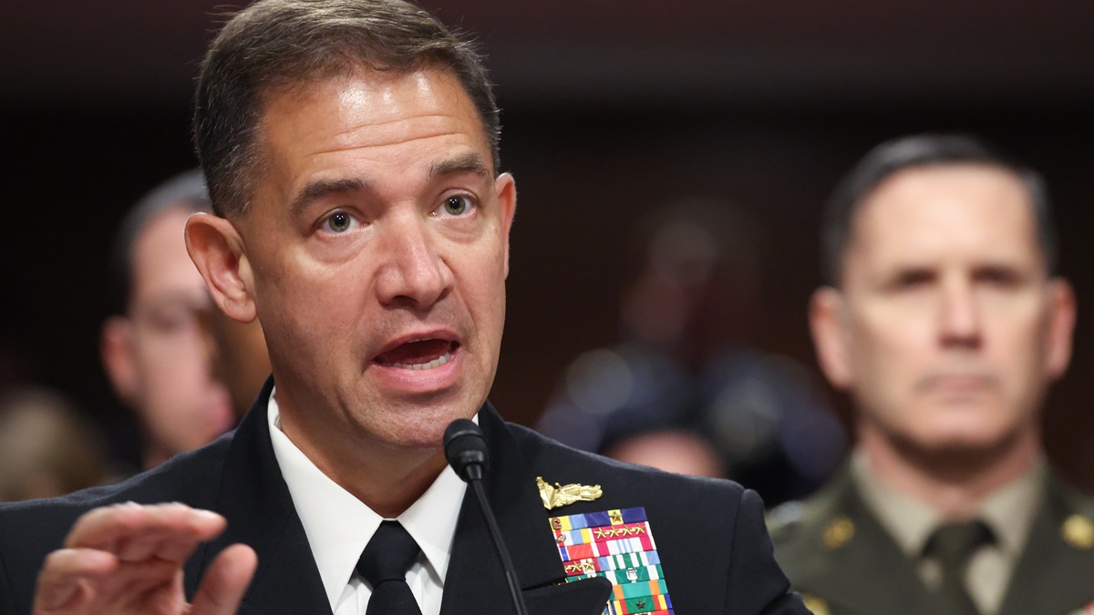 Глава CENTCOM рекомендовал Трампу прекратить удары по Ирану в районе Ормуза