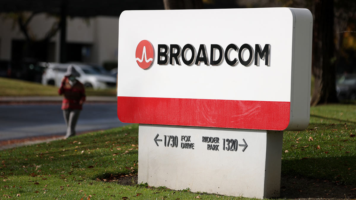 Apple потратит более $30 млрд на чипы Broadcom