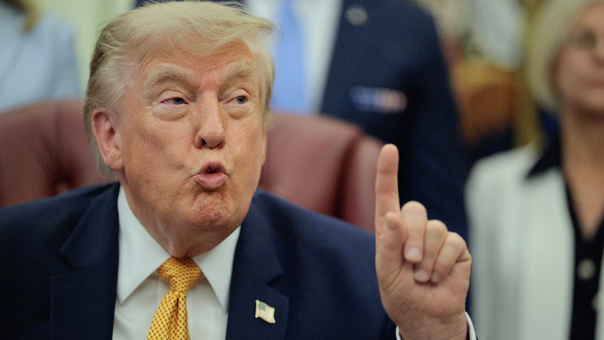 Трамп заявил, что США не позволят Ирану взимать плату за проход через Ормуз