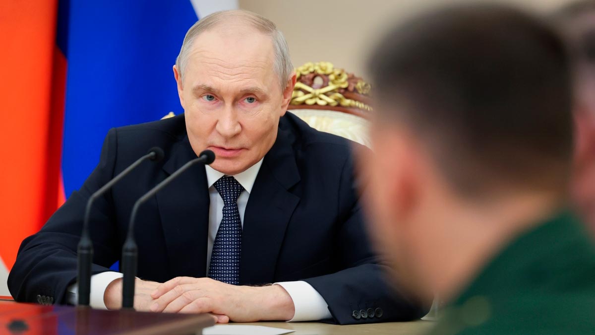 Путин сообщил о решении сосредоточить в одних руках все службы тыла Минобороны
