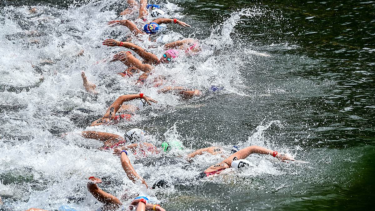 В реку Сену на ЧЕ по водным видам спорта попал бензин