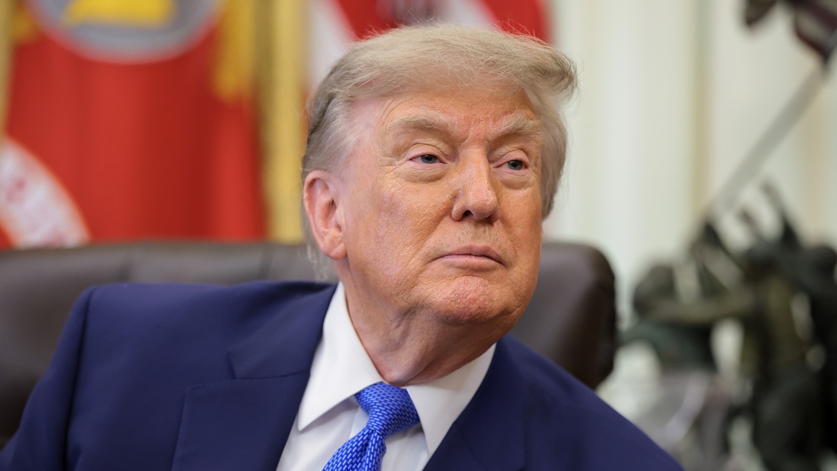Трамп ввел пошлины на импорт беспилотников