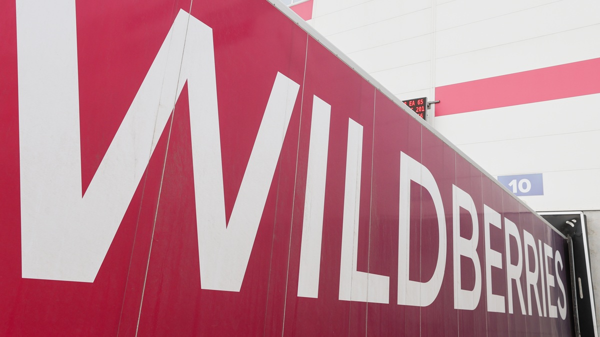 Склад Wildberries загорелся в подмосковном Подольске после попадания БПЛА