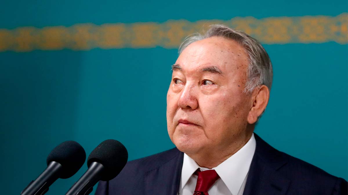 Назарбаев официально лишен права обращаться к народу с инициативами по внешней политике Казахстана