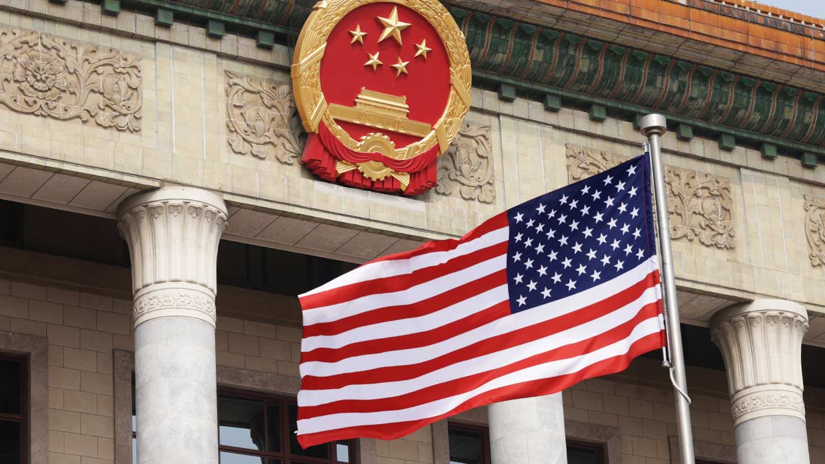В Китае напомнили о своих интересах на фоне угроз США ввести санкции против сотрудничающих с Ираном