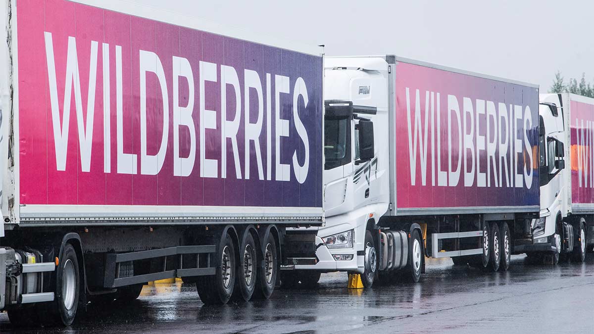 Пожар полностью уничтожил логоцентр Wildberries в Тамбовской области