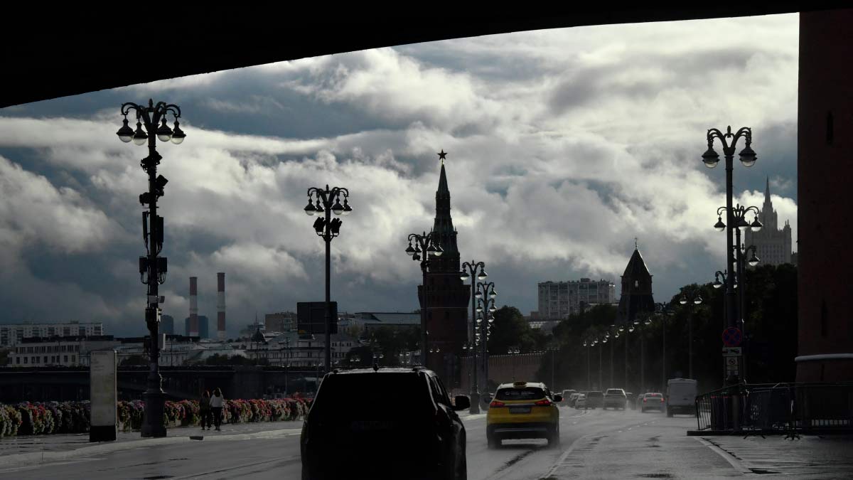 В Москве 1 сентября начнется с прохладной и дождливой погоды, но днем потеплеет