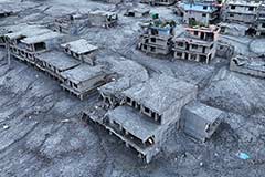 Число жертв наводнения в Непале превысило 900 человек