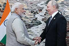 Путин поблагодарил Моди за личное внимание к развитию отношений Индии и РФ