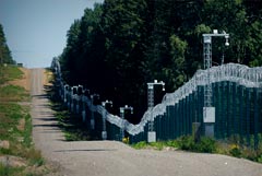 Финляндия завершила строительство двухсоткилометрового забора на границе с РФ