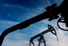 Нефть Brent слабо дешевеет после скачка накануне