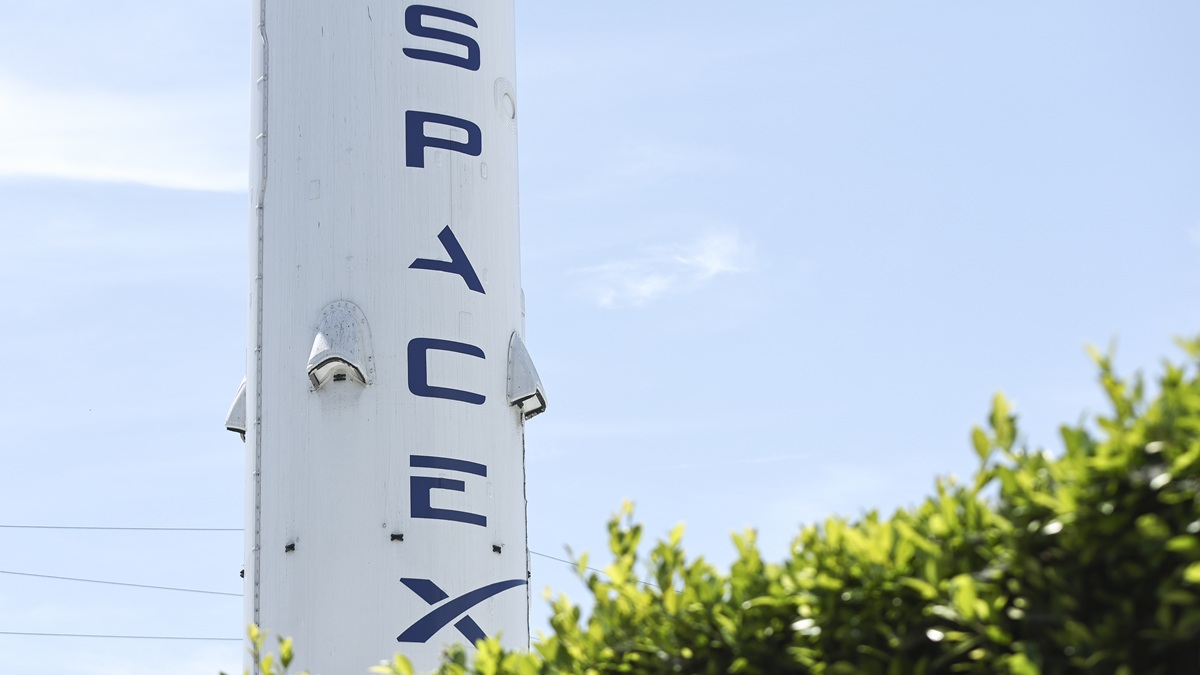 SpaceX планирует 28 сентября провести первый орбитальный полет лунной ракеты