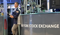 Dow Jones �������� ����� � ������, Nasdaq ����� � ������� ������