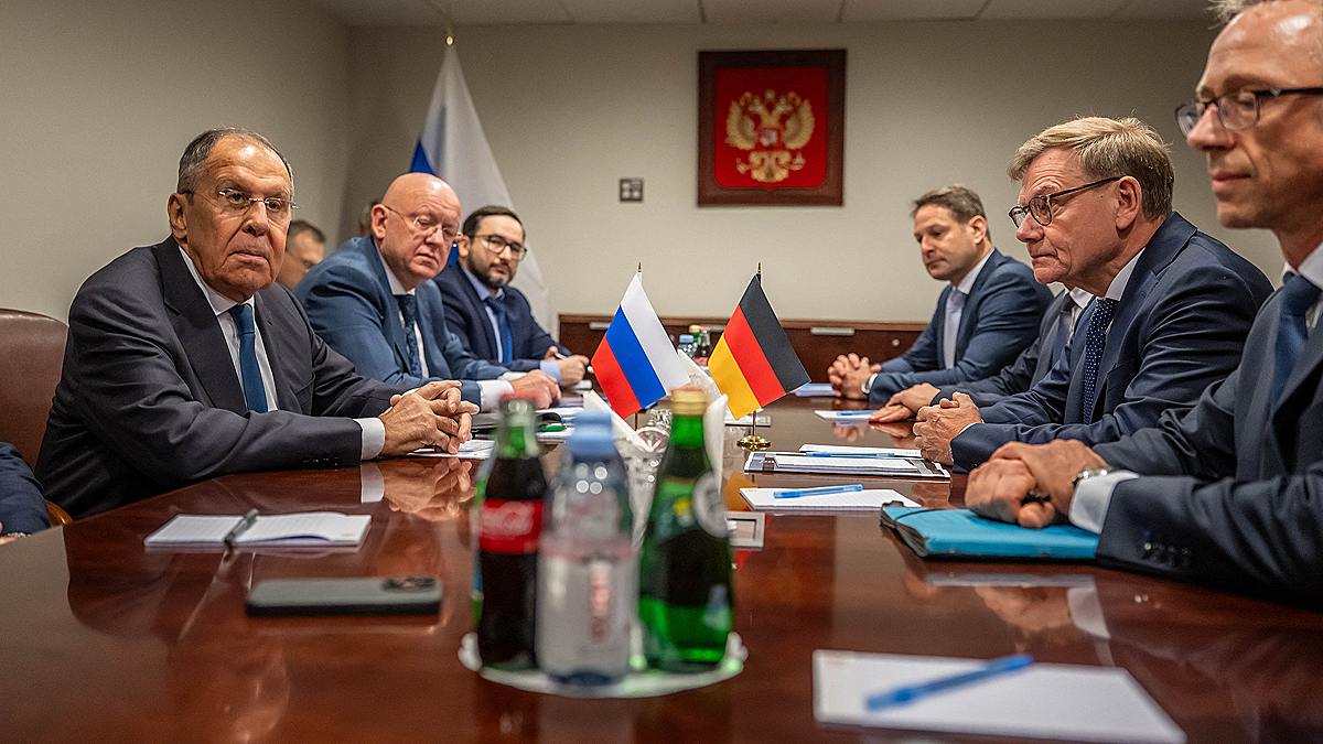Главы МИД РФ и ФРГ проводят встречу в Нью-Йорке "на полях" ГА ООН