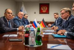Главы МИД РФ и ФРГ проводят встречу в Нью-Йорке "на полях" ГА ООН