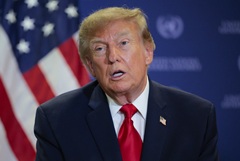 Трамп заявил, что просил Зеленского поменьше бить по НПЗ в России