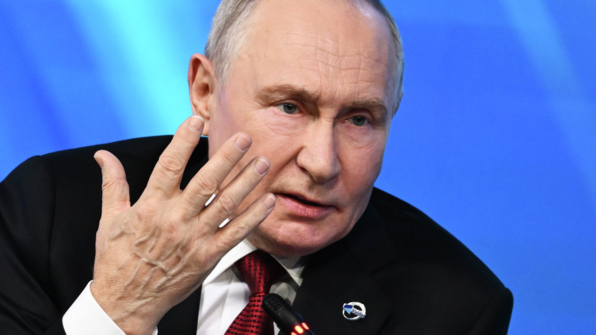 Путин оценил в 1% ВВП ущерб от ударов по российским НПЗ