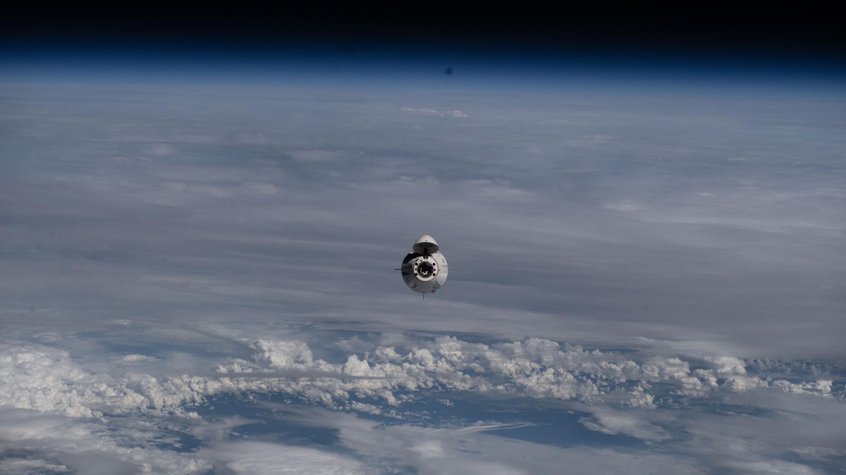 Корабль Crew Dragon с космонавтом "Роскосмоса" на борту пристыковался к МКС