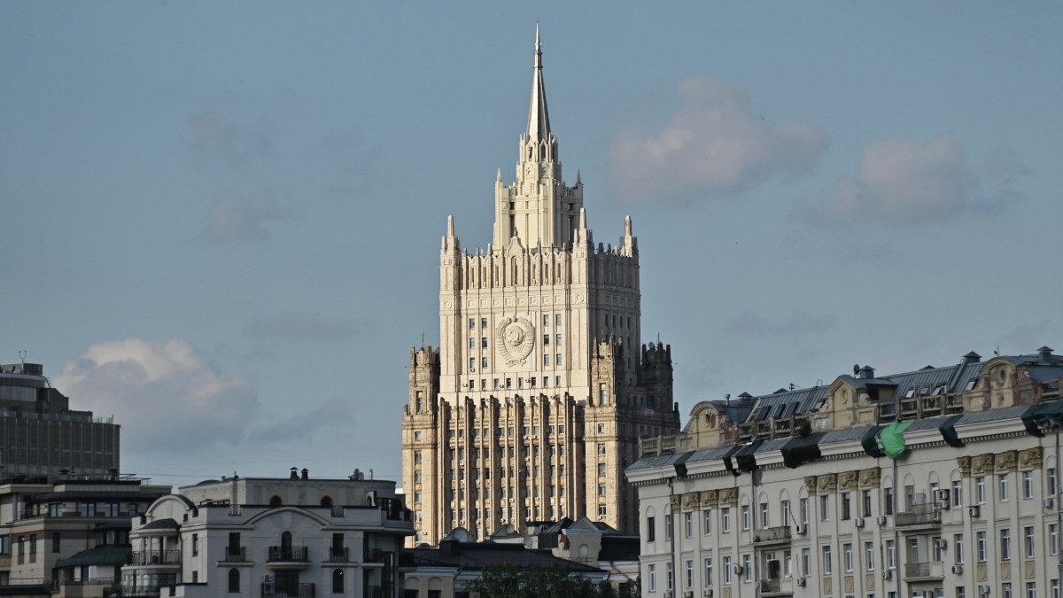 МИД РФ повторно предостерегает иностранцев от нахождения на Украине
