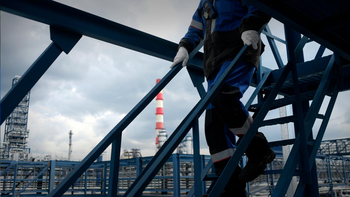 Нефтяники в сентябре получили по демпферу 305,5 млрд руб.