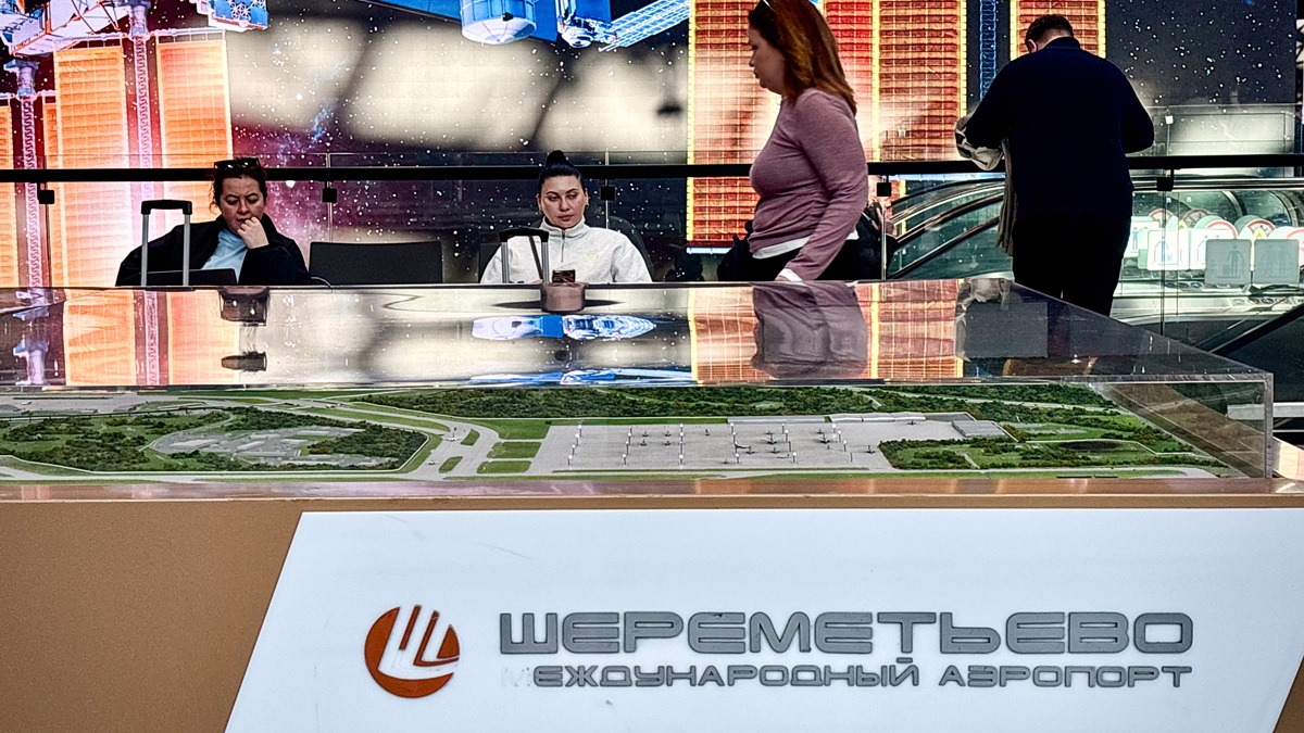 Шереметьево не принимает и не отправляет самолеты