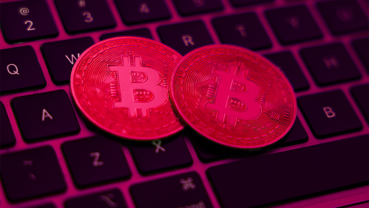 Биткойн дешевеет после принудительного закрытия позиций на $550 млн