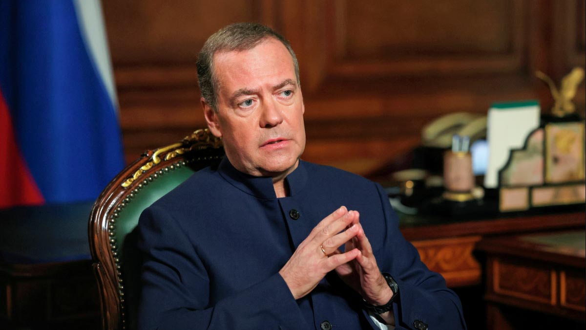 Медведев предупредил о потенциальной охоте на россиян после задержания основателя канала "Рыбарь"